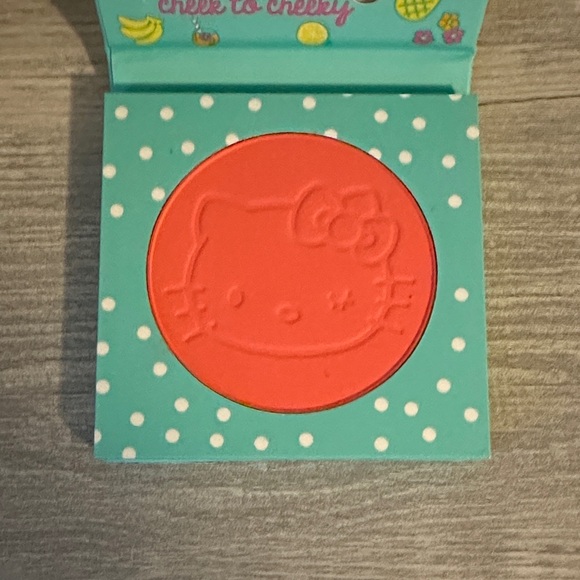 NWOT Colourpop Cheek to Cheek Blush - Vibrant Coral - Picture 2 of 4